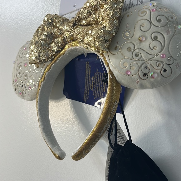 Disney’s 50th Anniversary Limited Edition Light up Minnie Ears - Picture 3 of 6